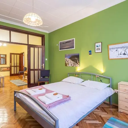 Photohome Aristocratic Center ➫ 1st Floor Апартаменты