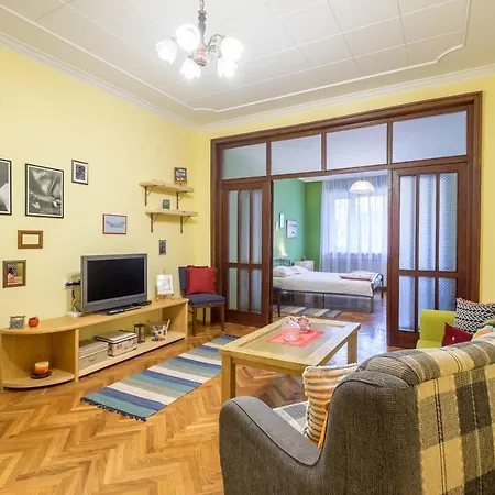 Photohome Aristocratic Center ➫ 1st Floor Апартаменты